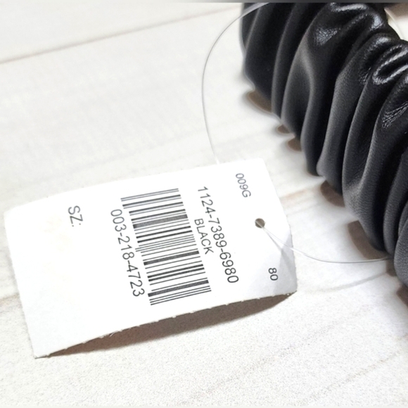 Black Scrunch Strap Shoulder Bag - New With Tags - Picture 3 of 6